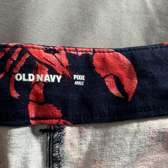 Old Navy Lobster Capris - Picture 3 of 15